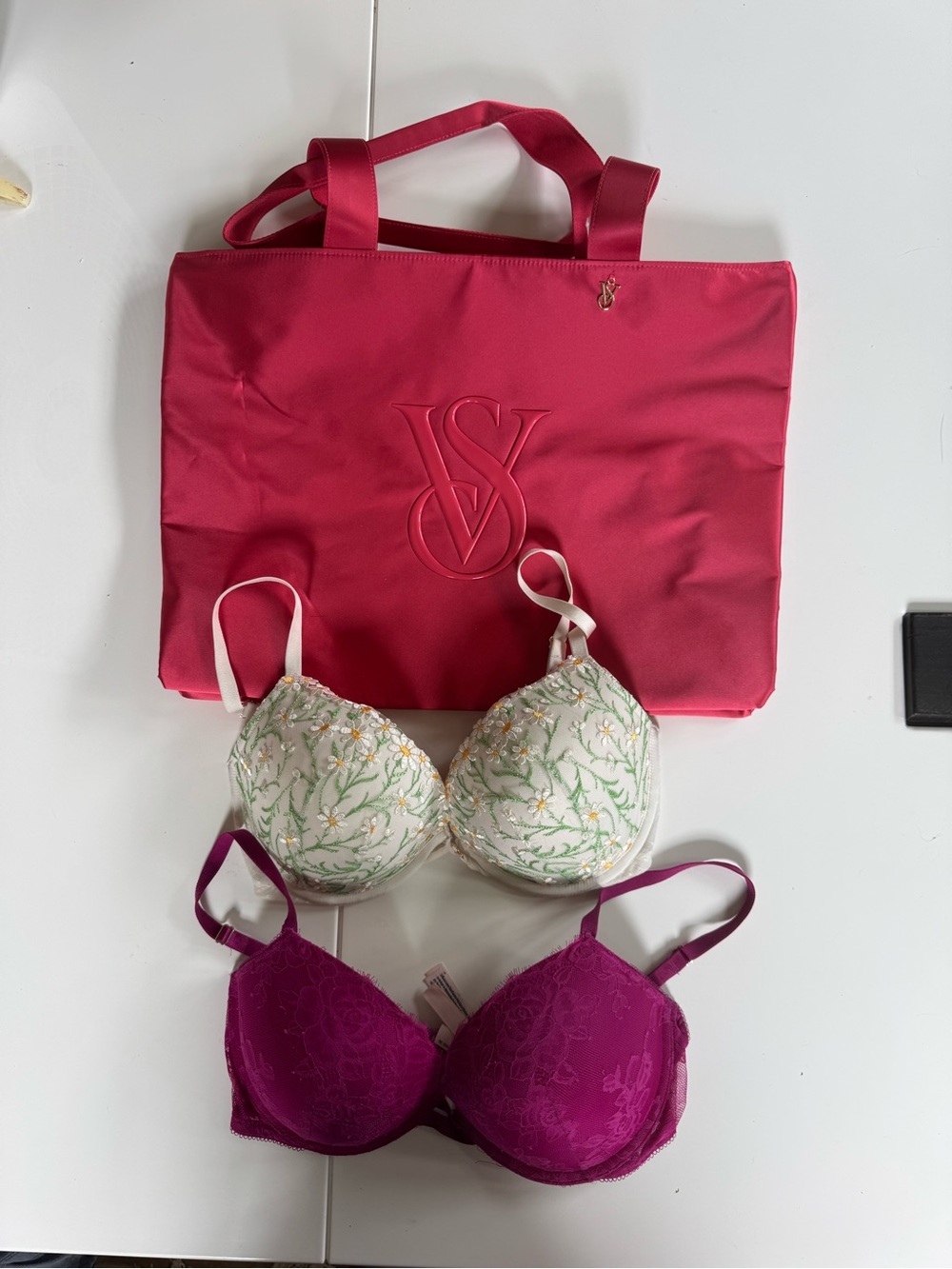 NEW Victoria's Secret Pink Tote + Bras (bundle)